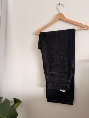 Levi's Straight Women's Jeans (Black) (Size 26)